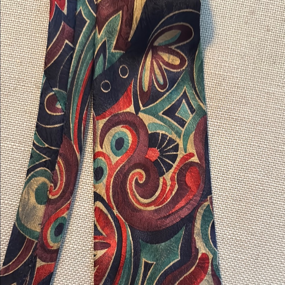 Patterned Silk Tie - Picture 3 of 6